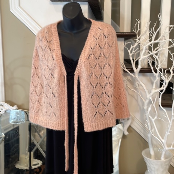 Ann Taylor Loft Light Pink Wrap Shawl Cape Sweater Poncho Knit - Picture 3 of 12